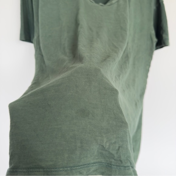 ⚪️ Aerie Soft Cotton V-Neck Tee Shirt M Army Green - Picture 6 of 7